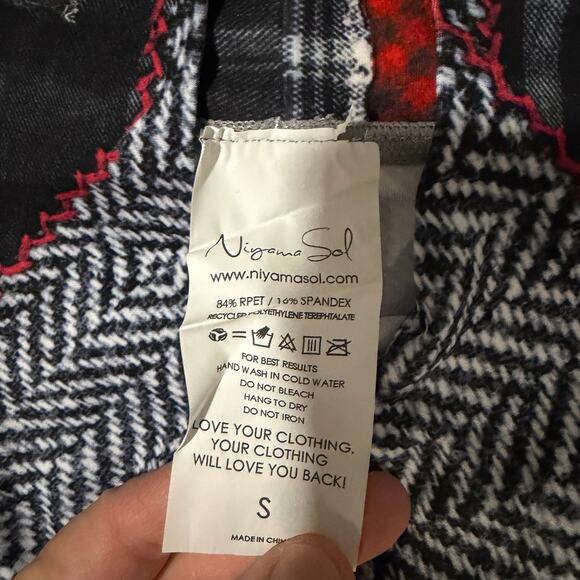 Niyama Sol capris beachcomber yoga no longer in print sz S fitted sexy - Picture 5 of 7